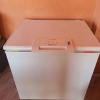 Freezer a pozzetto electrolux 213lt