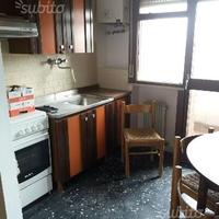 Cucina, sedie, tavolo divano mobili vari pezzi