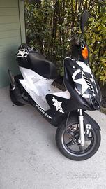 Yamaha Aerox 50 anno 2007, non funzionante.