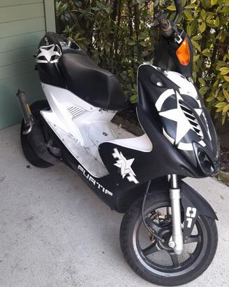 Yamaha Aerox 50 anno 2007, non funzionante.