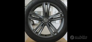 Cerchi in lega 19”