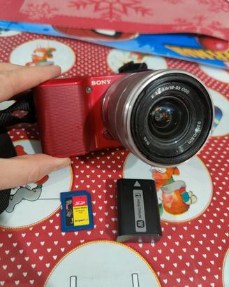 Fotocamera Sony Alpha NEX-3 ed Obiettivo Sony