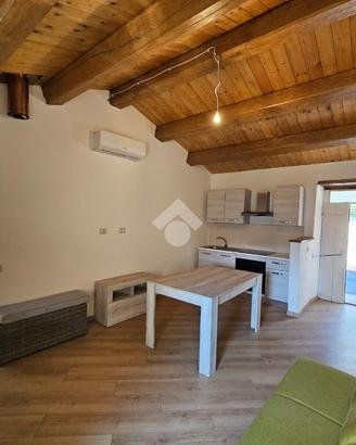 CASA SEMINDIPENDENTE A FOLIGNO