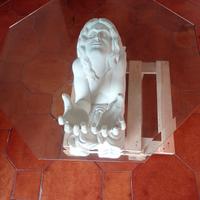 Tavolino in pietra leccese con cristallo 