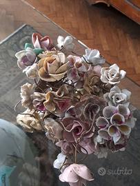 Soprammobile con fiori in ceramica di Meissen