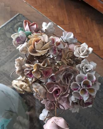 Soprammobile con fiori in ceramica di Meissen