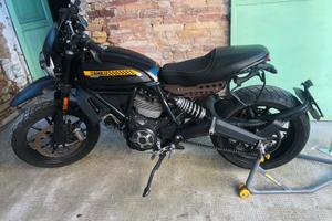 Ducati scambler 800