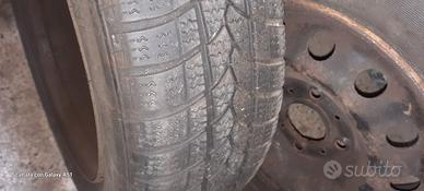 2 GOMME CON CERCHI BUONO STATO