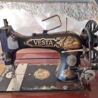 VECCHIA MACCHINA DA CUCIRE VESTA