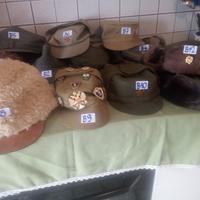 berretti militari e colbacco