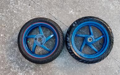 Ruota anteriore e posteriore Aprilia SR 50 Piaggio