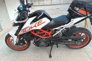 KTM Duke 390 