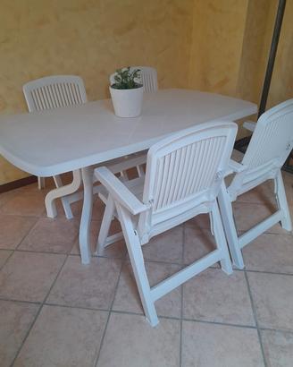 tavolo e sedie
