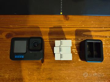 Go pro Hero 11 - 3 batterie e caricabatterie usb