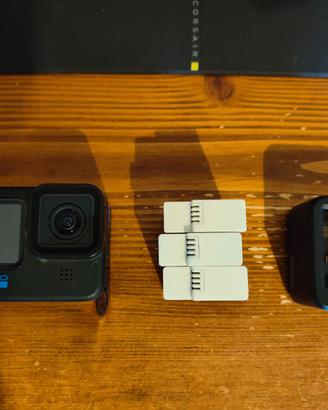 Go pro Hero 11 - 3 batterie e caricabatterie usb