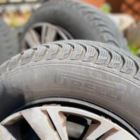 Pirelli cinturato winter 195/65 R15 con cerchi