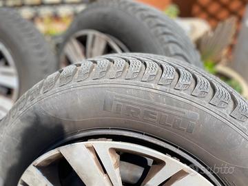 Pirelli cinturato winter 195/65 R15 con cerchi