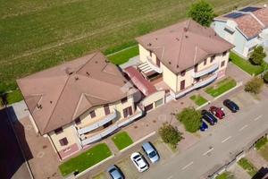 2 LOCALI A GUASTALLA