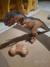 dinosauro e occhio al fantasma 