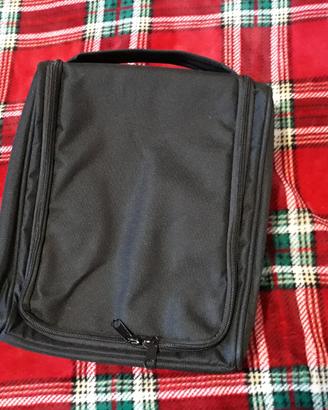 Custodia nera con maniglia per tablet o altro