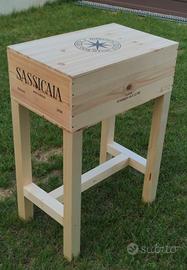 Gheridon con cassetta vino Sassicaia 