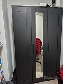 Armadio tre ante nero