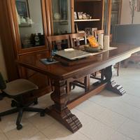 Tavolo in legno massello stile classico