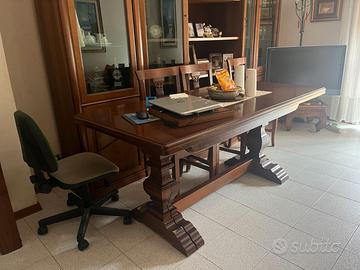 Tavolo in legno massello stile classico