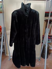 Cappotto con Pelliccia Nera 