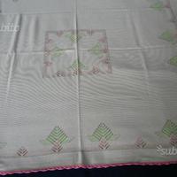 TOVAGLIA RICAMATA - NUOVA-Quadrata