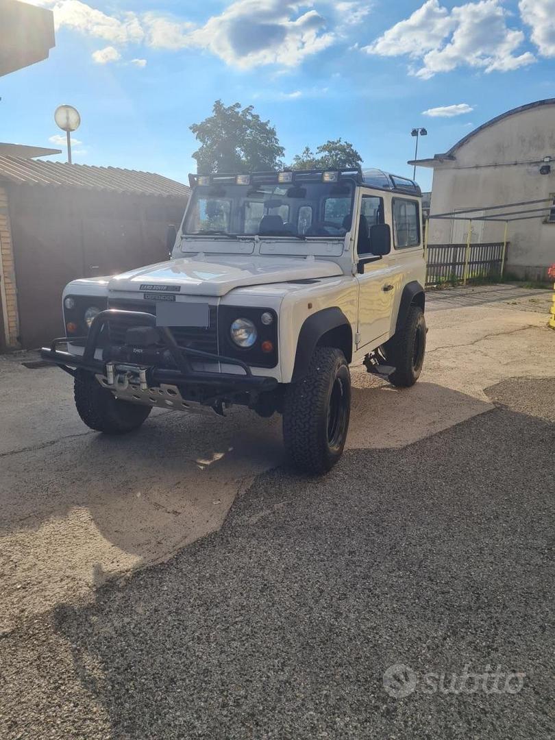 Land Rover Defender 1999 photo 5