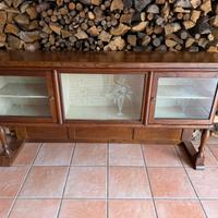 Credenza vintage con vetri originali