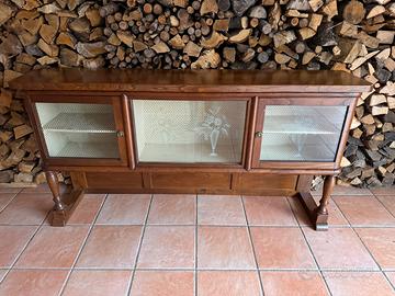 Credenza vintage con vetri originali
