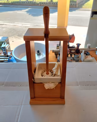 porta scopino completo in legno