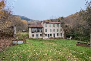 Rustico singolo con 1.800 mq di terreno Lusiana