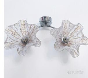 Applique in vetro lavorato a forma di fiore