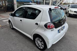 Toyota Aygo 1.0 VVT-i 5 porte Connect 2013