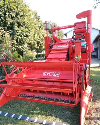 mietitrebbia Laverda M75 restaurata e funzionamte 