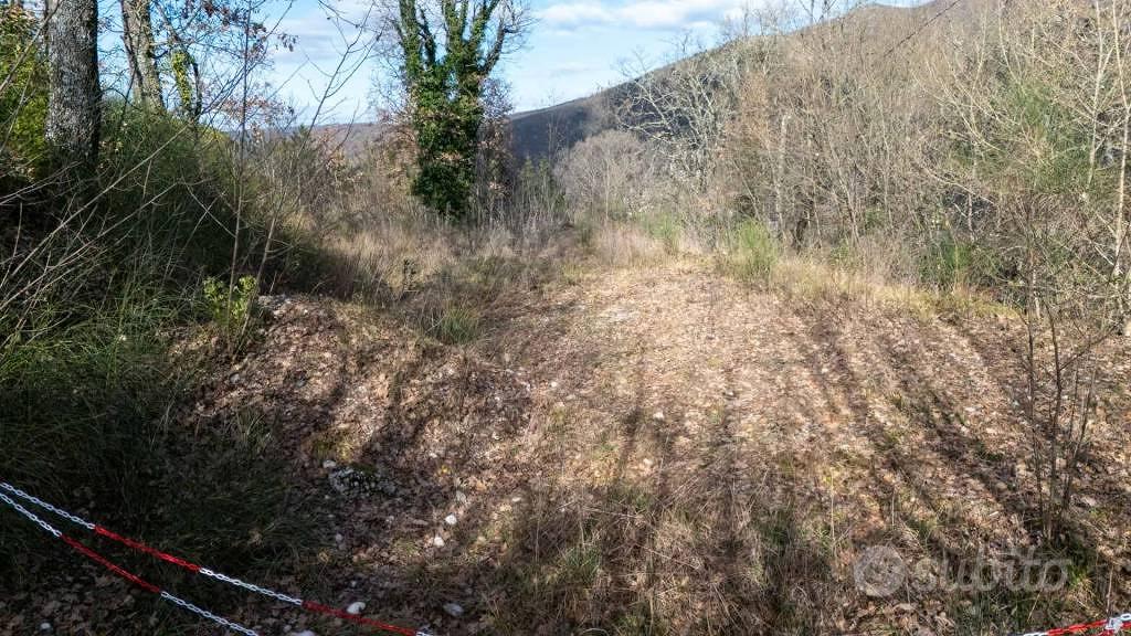 Terreno di 940 m² a Rocca Sinibalda - Vista 3