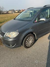VW Touran 2.0 140cv in buone condizioni