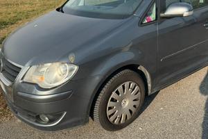 VW Touran 2.0 140cv in buone condizioni