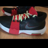 LeBron witness 8 x Faze clan