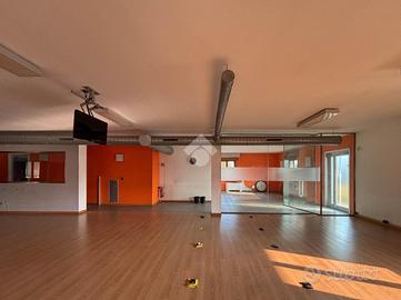 NEGOZIO A CONCOREZZO