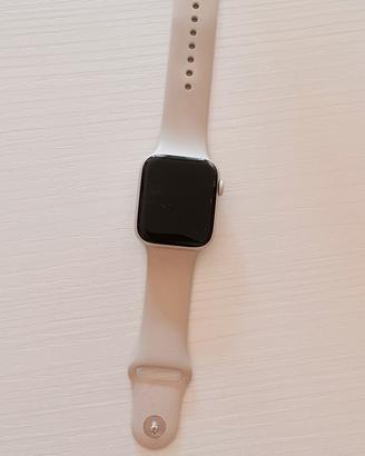 Apple Watch SE (2nd Gen) 44 mm