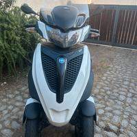 Piaggio MP3 300 LT Yourban