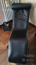 Chaise longue in pelle nera