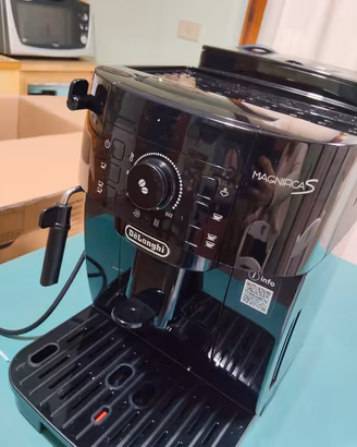 macchina caffè DeLonghi Magnifica S