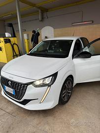 Peugeot 208, 5p, 1.5cc Turbo Diesel, neo patentati