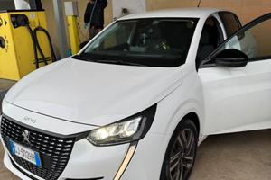 Peugeot 208, 5p, 1.5cc Turbo Diesel, neo patentati