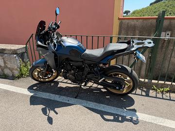 Moto tracer 7 gt